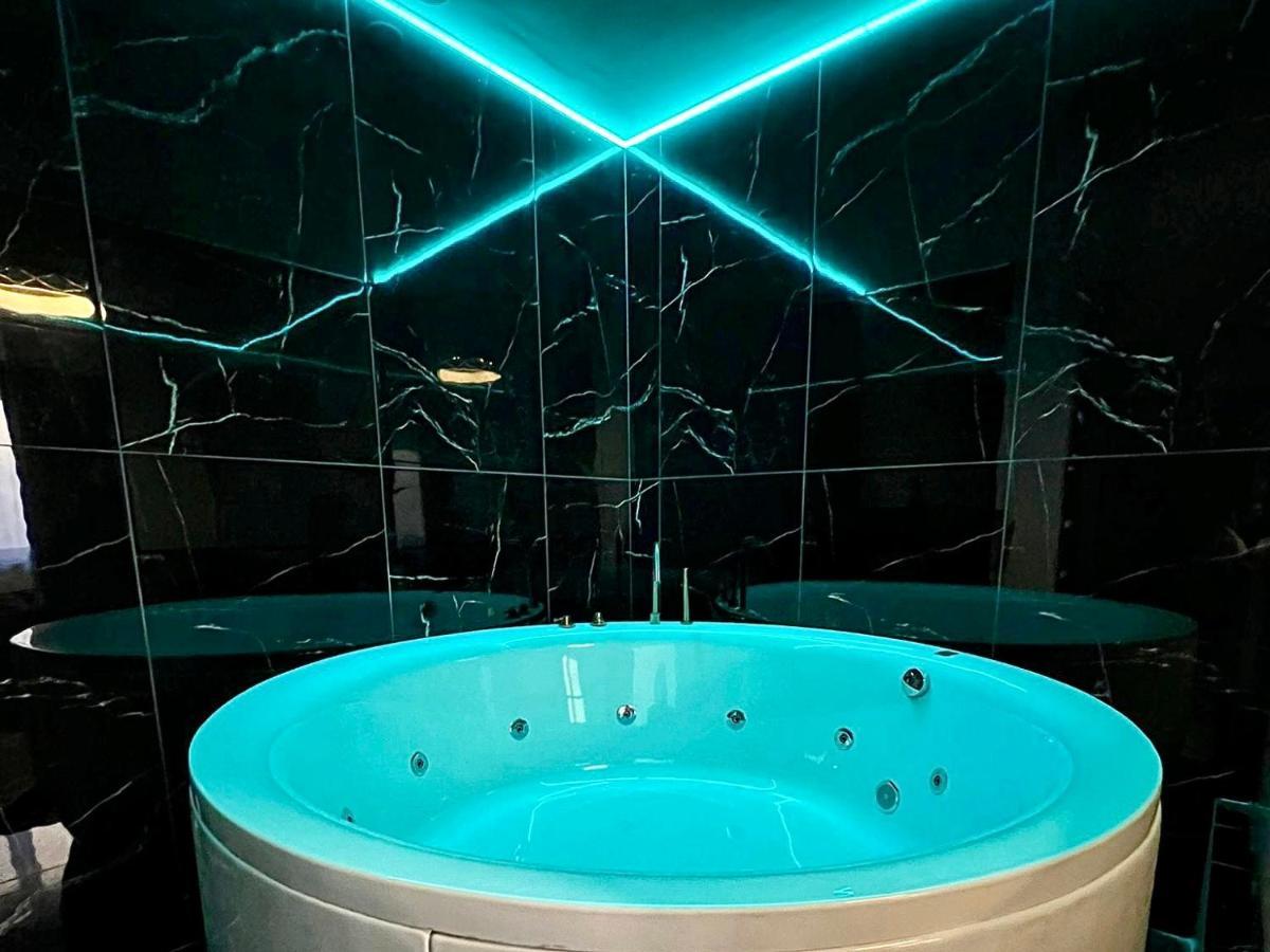 Luxor - Jacuzzi&Cozy Apartments Sibiu Extérieur photo