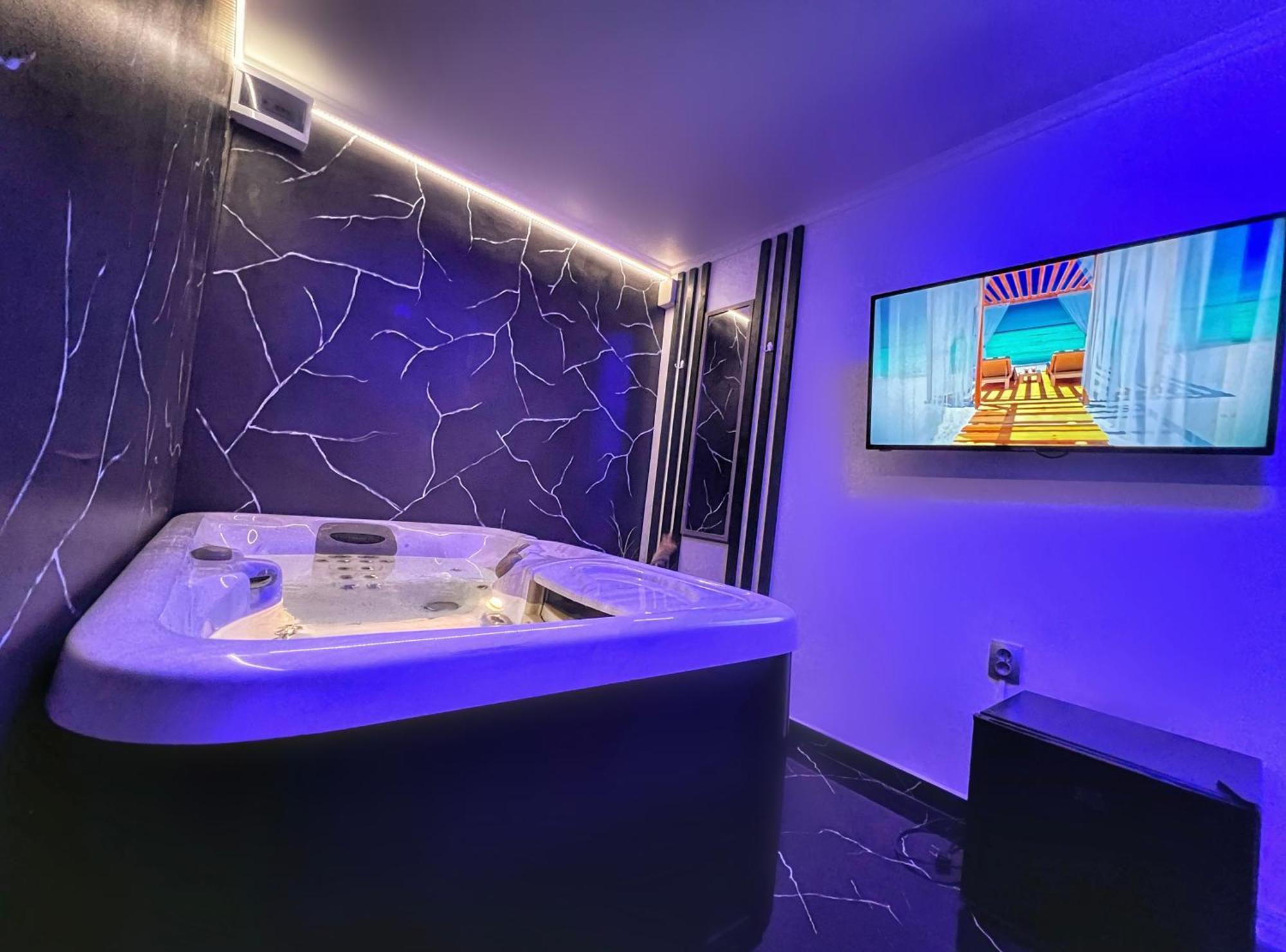 Luxor - Jacuzzi&Cozy Apartments Sibiu Extérieur photo